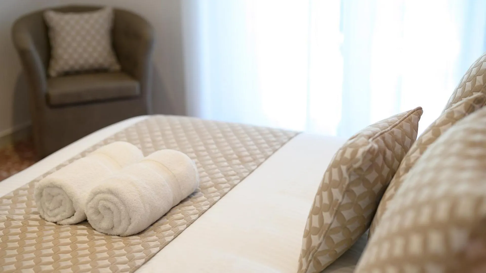Apartment Luxury Suite-Metro Malatesta Rome