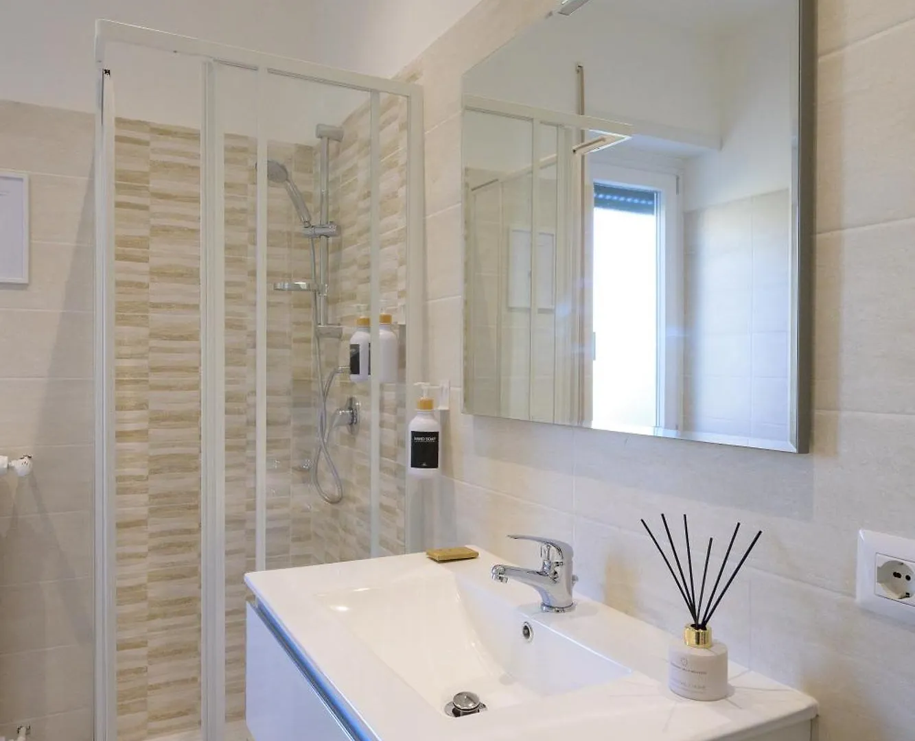 Luxury Suite-Metro Malatesta Rome